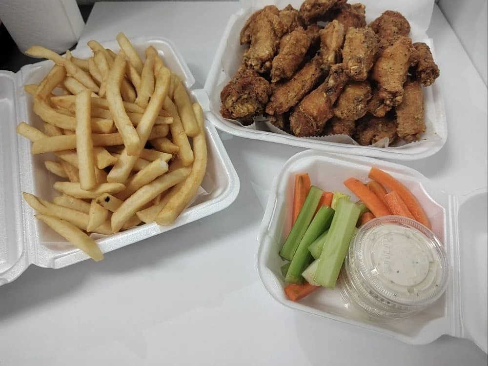 B Q Wings photo 3